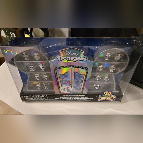New Disney Doorables Disney100 Celebration of Wonder Set - Picture 3 of 4